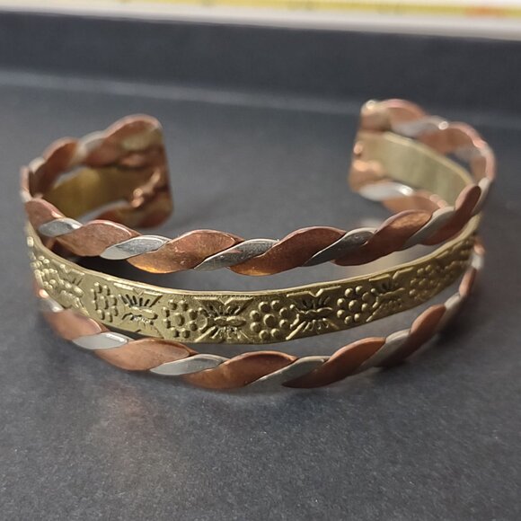 Very Cool 7 Inch Vintage Multi Tone Bracelet - Picture 1 of 11